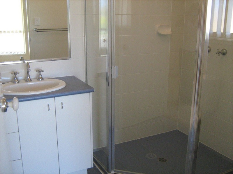 18 Travis Street, Yamanto QLD 4305