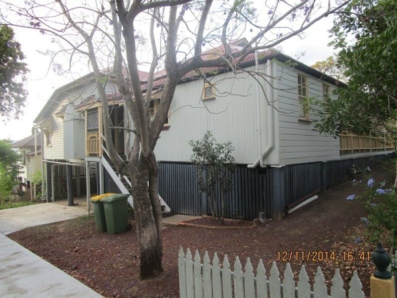 2 Roderick Street, Ipswich QLD 4305