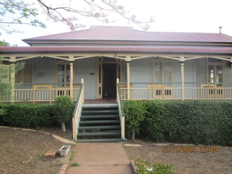 2 Roderick Street, Ipswich QLD 4305