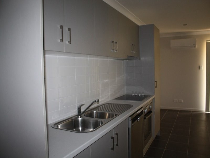 2/66 Kyoto Street, Brassall QLD 4305