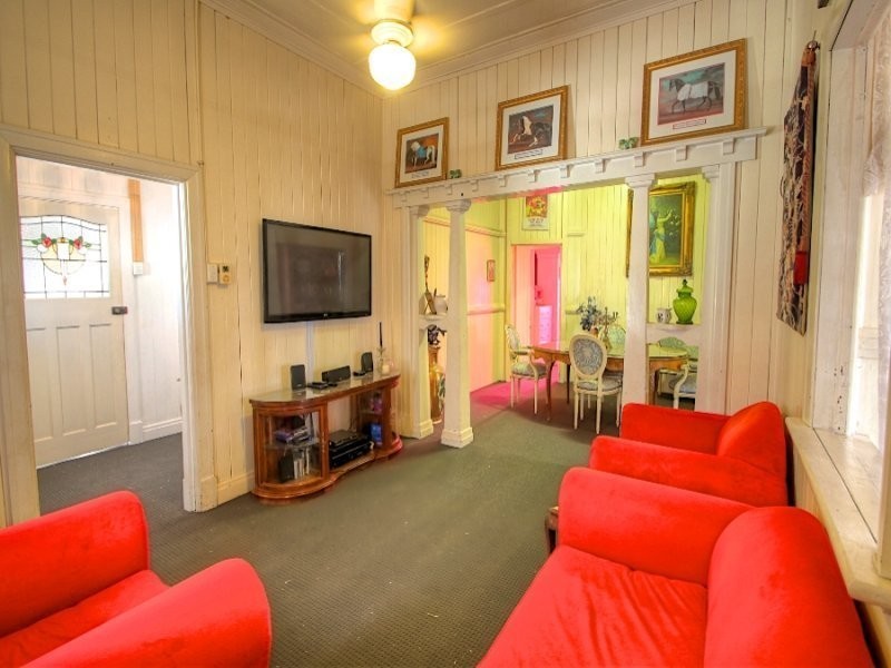 81 Roderick Street, Ipswich QLD 4305