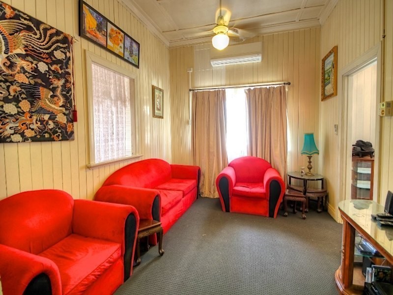 81 Roderick Street, Ipswich QLD 4305