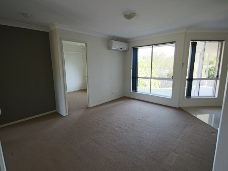 49 Skinner Crescent, Silkstone QLD 4304