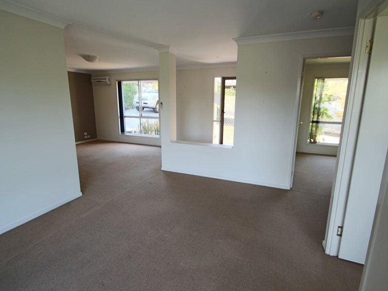 49 Skinner Crescent, Silkstone QLD 4304