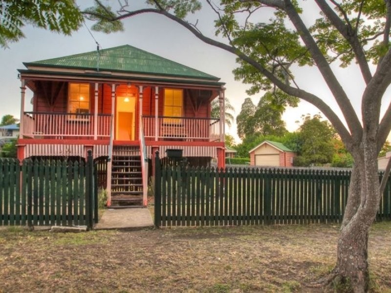 14 Moffatt Street, Ipswich QLD 4305