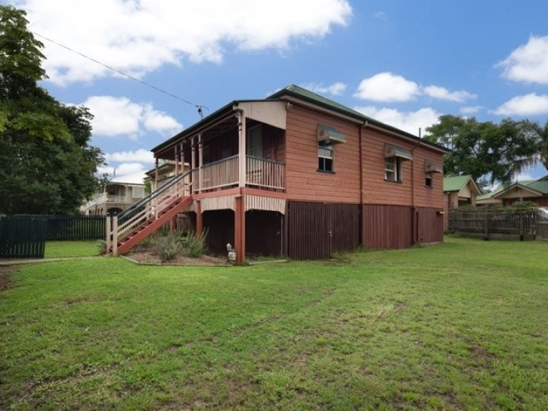 14 Moffatt Street, Ipswich QLD 4305
