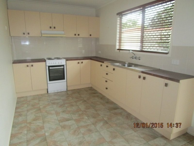 8 Vineyard Street, One Mile QLD 4305