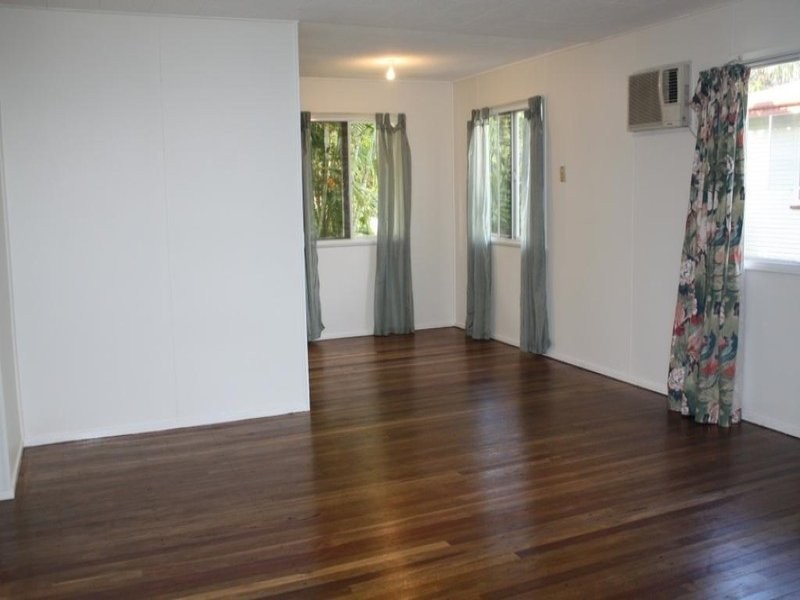 16 Selwyn Street, North Booval QLD 4304