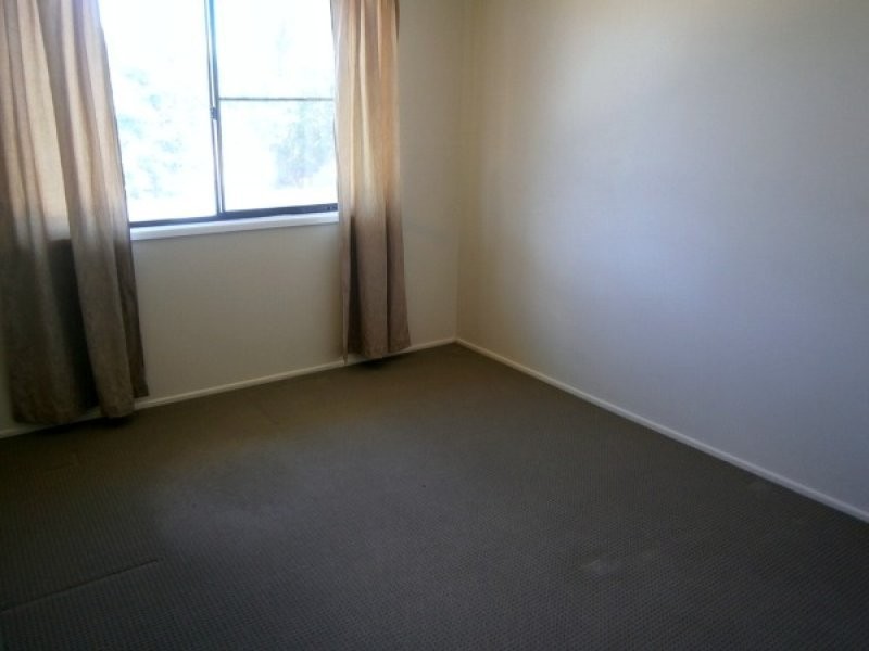40 Selwyn Street, North Booval QLD 4304