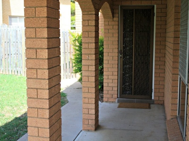 1 Leopard Street, Raceview QLD 4305