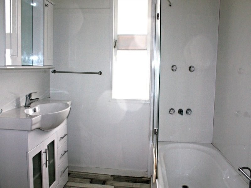 21 Rex Street, Eastern Heights QLD 4305