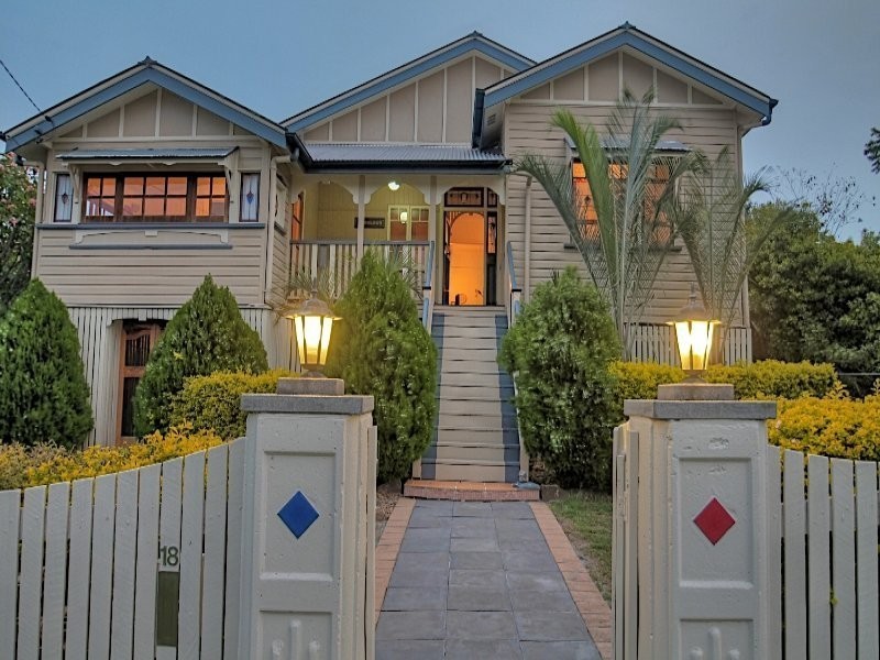 18 Lusitania Street, Newtown QLD 4305