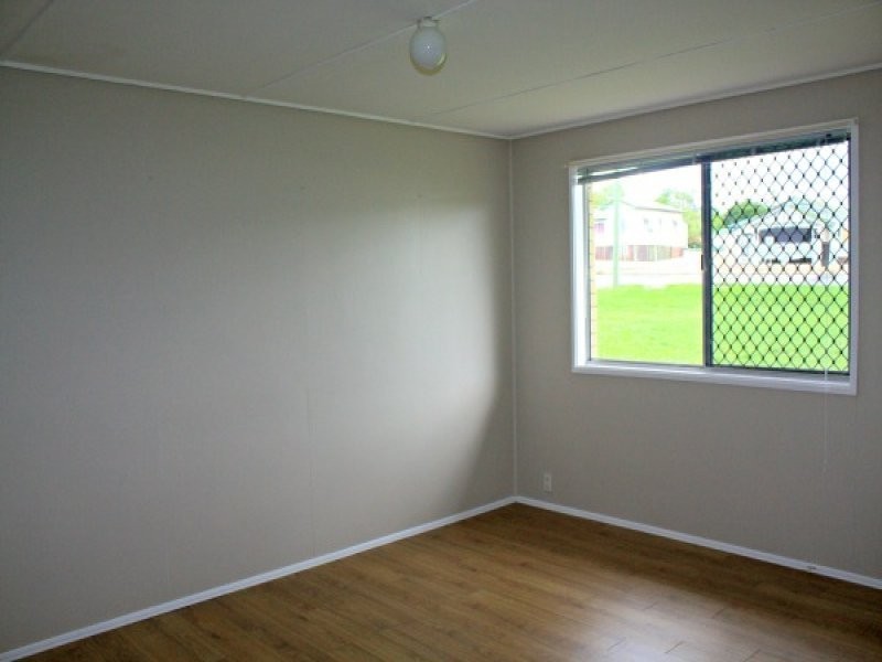 1/2 James Street, East Ipswich QLD 4305