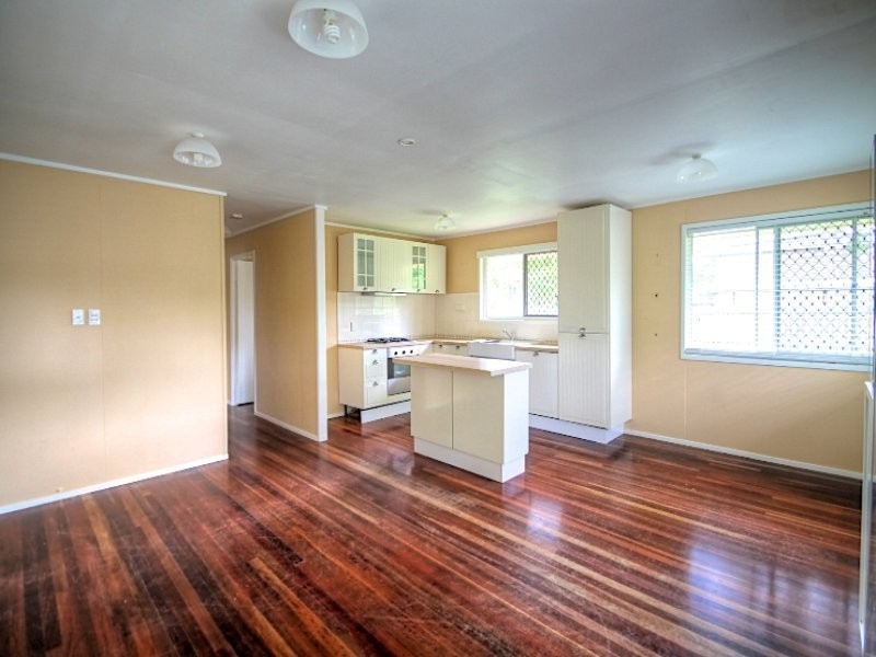 3 Davies Street, Riverview QLD 4303