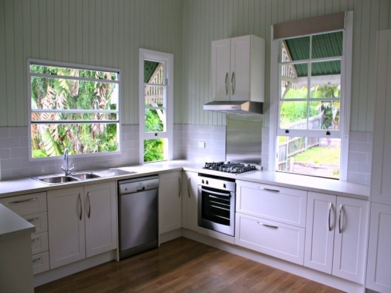 28 Ellenborough Street, Ipswich QLD 4305