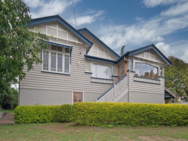 3 Brisbane Road, Newtown QLD 4305