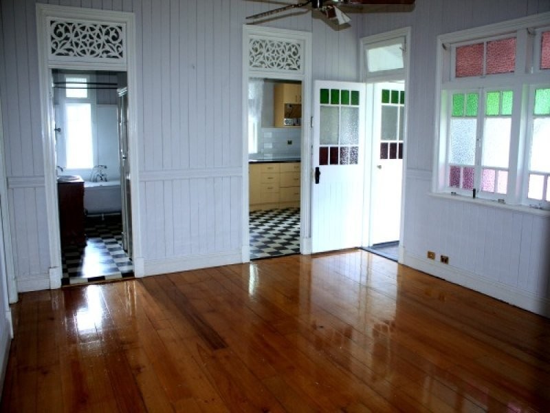 35 Smith Street, North Ipswich QLD 4305