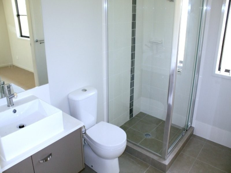 84 B Atlantic Drive, Brassall QLD 4305