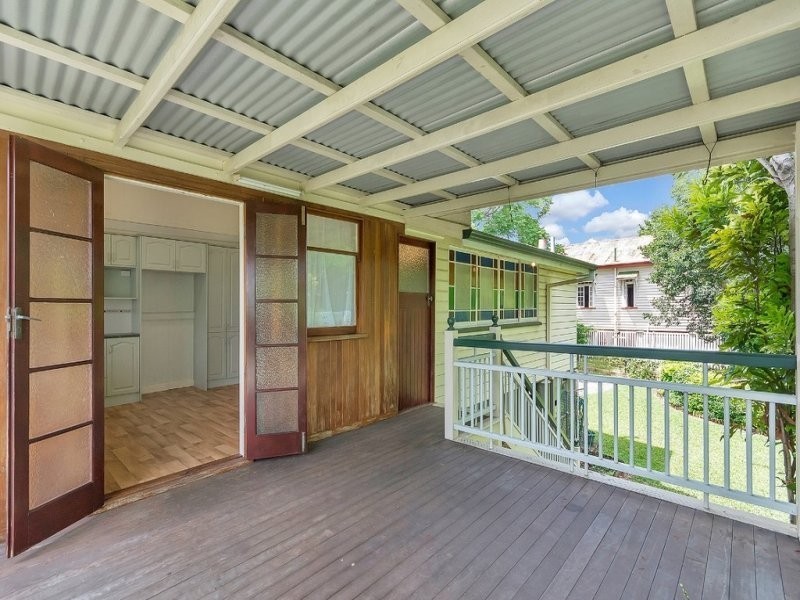 15 Frederick Street, Newtown QLD 4305