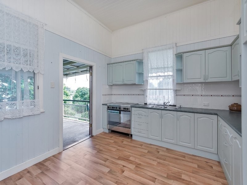 15 Frederick Street, Newtown QLD 4305