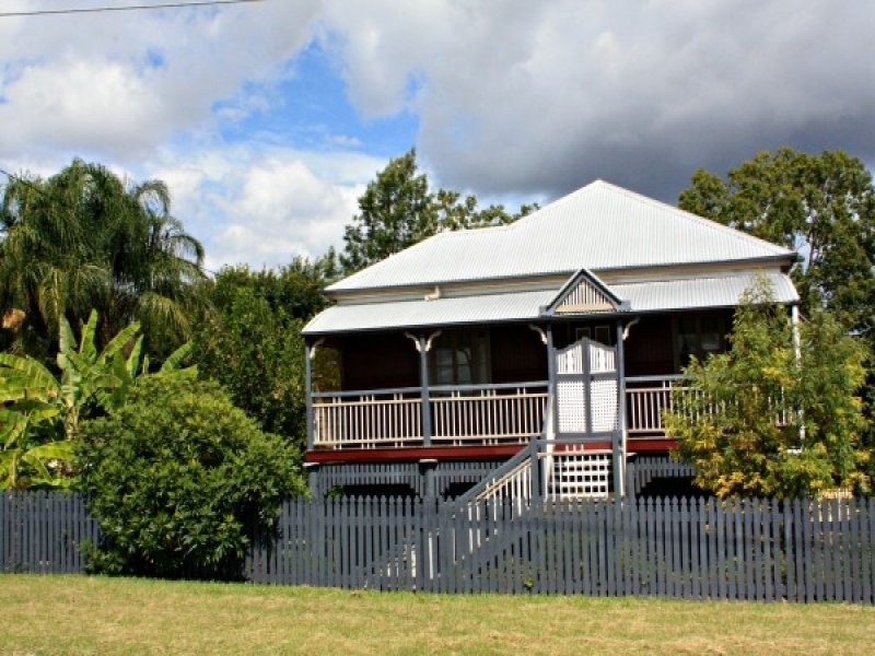 6 Boundary Street, Bundamba QLD 4304