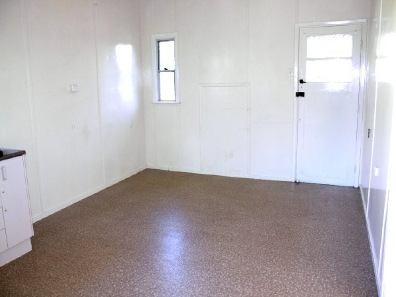 29 Samford Road, Leichhardt QLD 4305