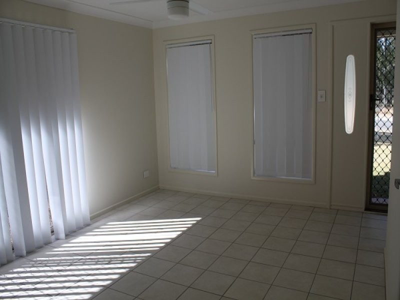 2/12 Samford Road, Leichhardt QLD 4305