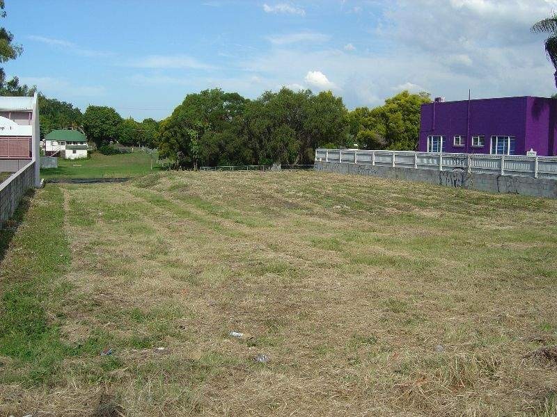 16 South Station Road, Booval QLD 4304