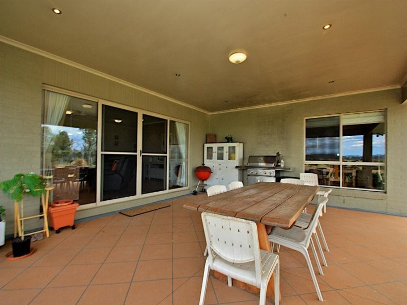 33 Kennedy Road, Wivenhoe Pocket QLD 4306