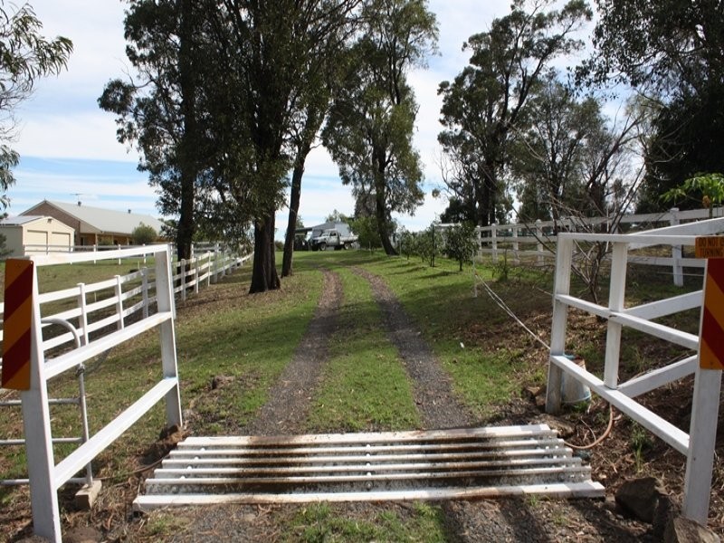 141 Strasburgs Road, Lark Hill QLD 4306