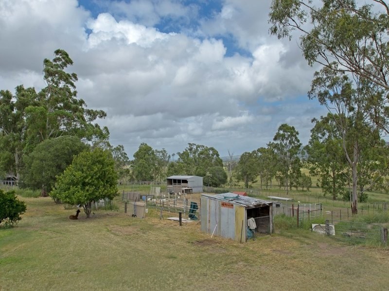 99 Randalls Road, Fairney View QLD 4306