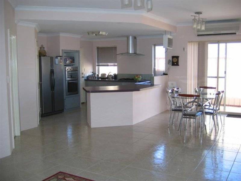 4 Gilbank Crescent, Kinross WA 6028