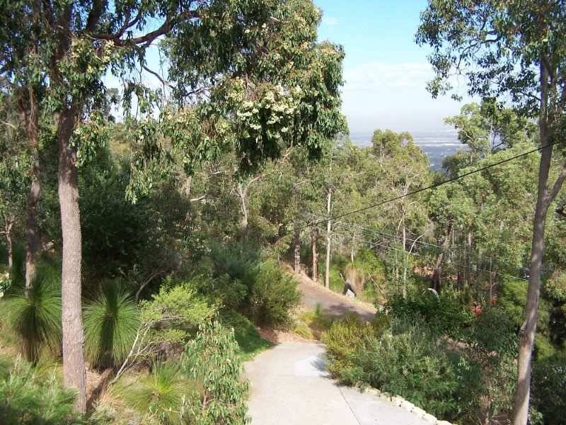 16 Lascelles Parade, Gooseberry Hill WA 6076