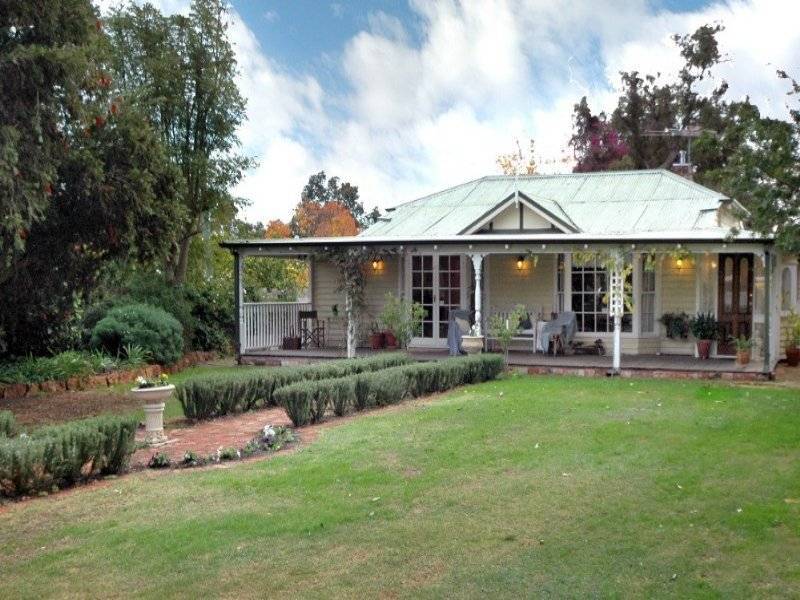 6 Parke Road, Gooseberry Hill WA 6076