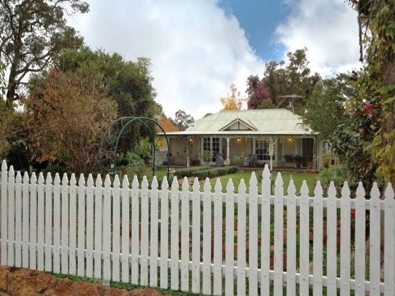 6 Parke Road, Gooseberry Hill WA 6076