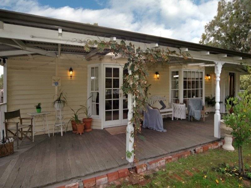 6 Parke Road, Gooseberry Hill WA 6076