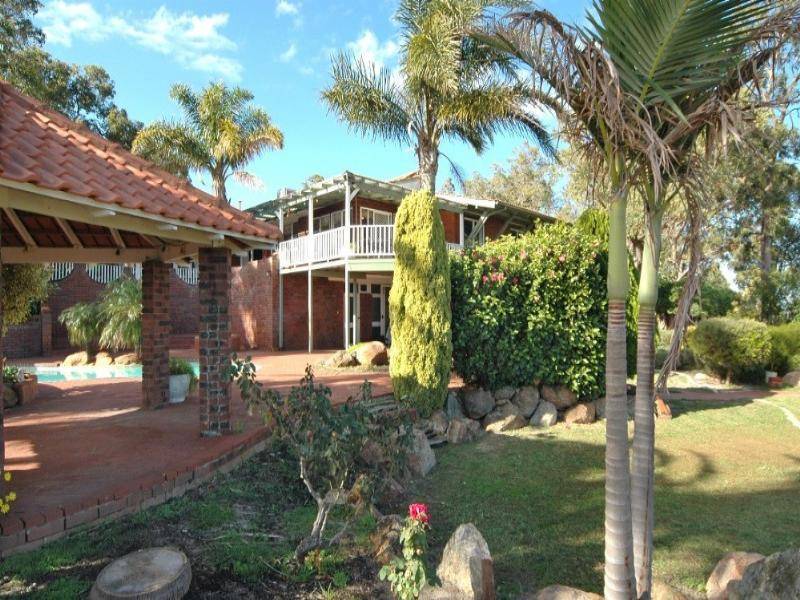 65 Basildon Road, Lesmurdie WA 6076