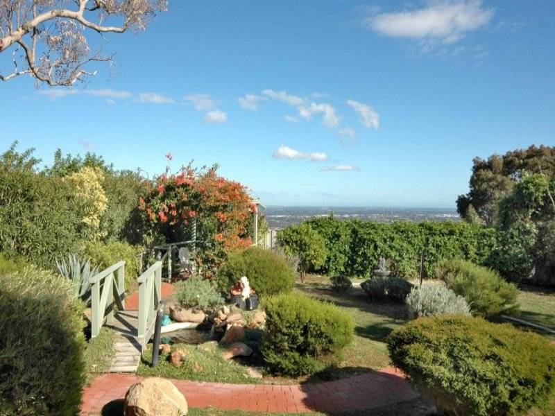 65 Basildon Road, Lesmurdie WA 6076