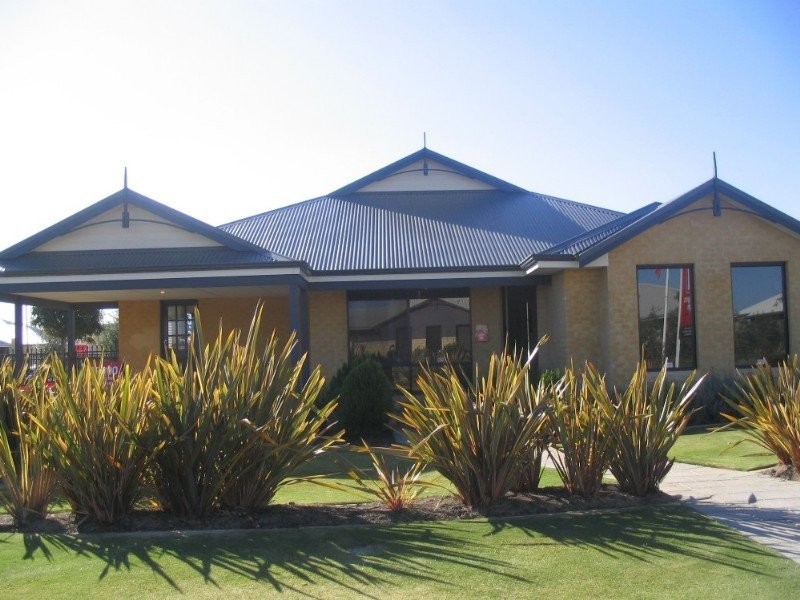 14 Dalona Parkway, Lakelands WA 6210