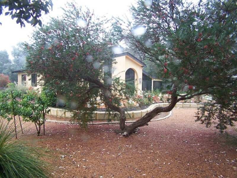 36 Robins Road, Kalamunda WA 6076