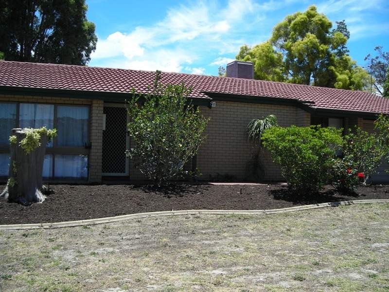 8 Berberis Way, Forrestfield WA 6058