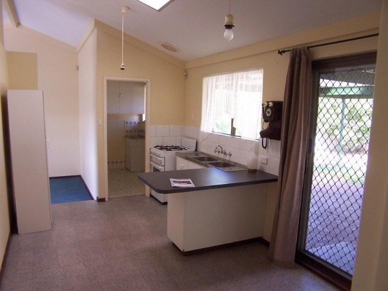 8 Berberis Way, Forrestfield WA 6058