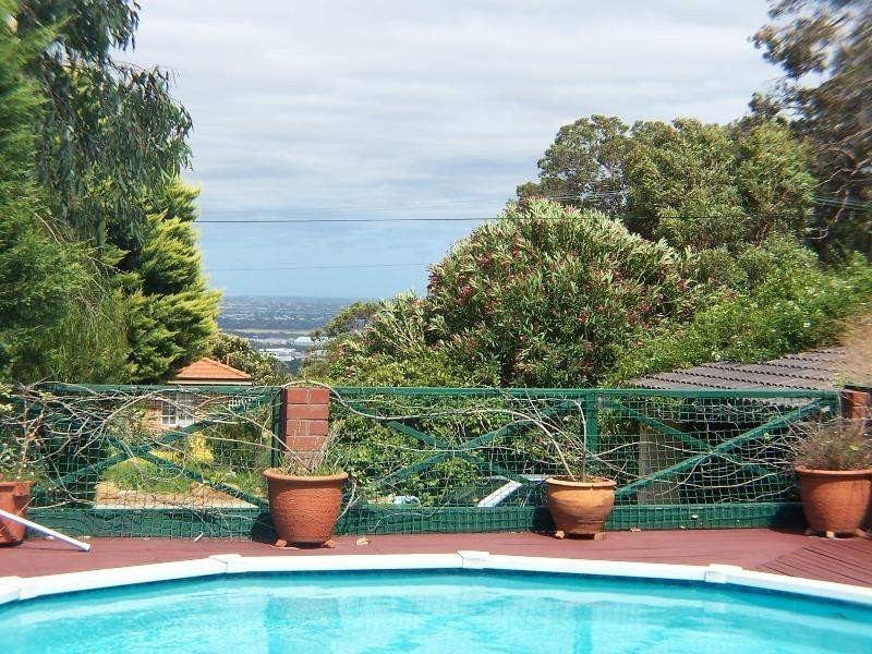 21 Walbeck Road, Kalamunda WA 6076