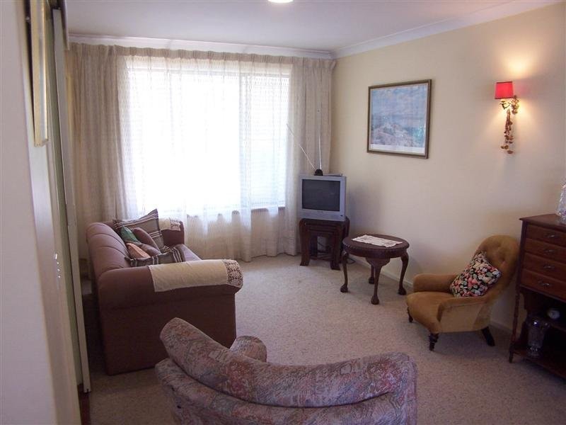 32 Robins Road, Kalamunda WA 6076