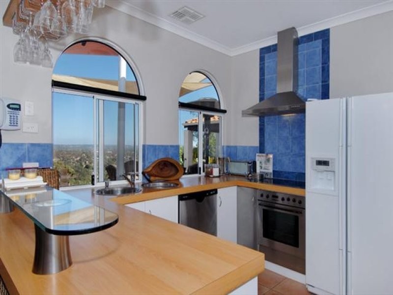10 Labyrinth Close, Kelmscott WA 6111