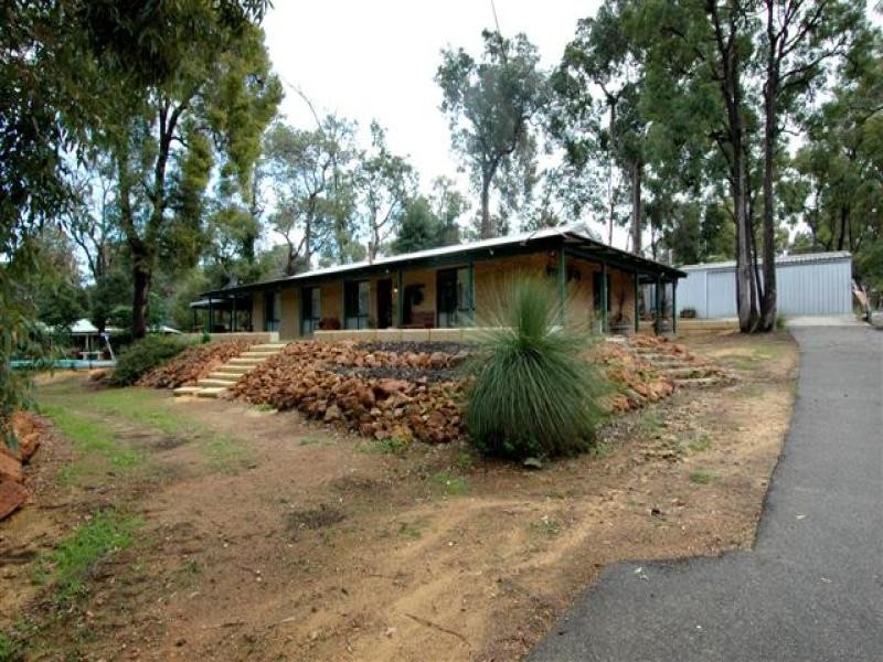 7 Bettenay Road, Roleystone WA 6111