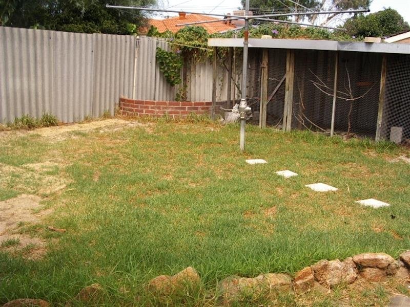 22 Linden Way, Forrestfield WA 6058