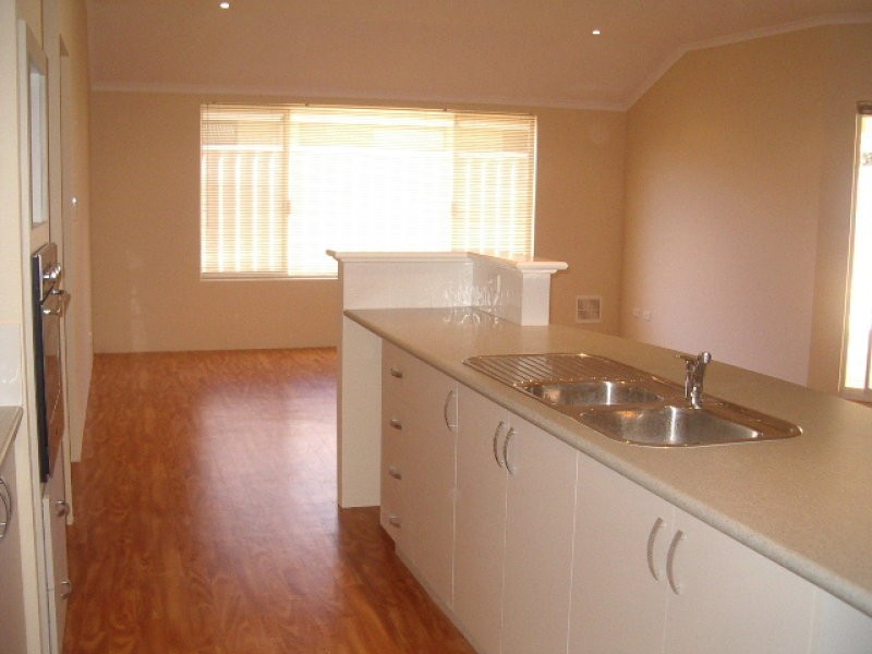 29 Azalea Gardens, Forrestfield WA 6058