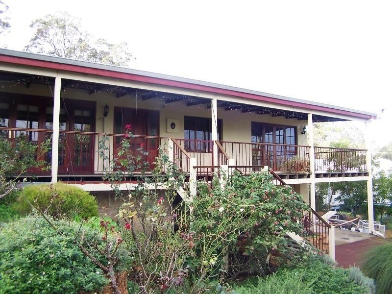 48 Basildon Road, Lesmurdie WA 6076