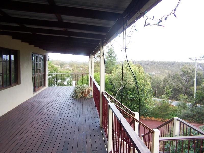 48 Basildon Road, Lesmurdie WA 6076